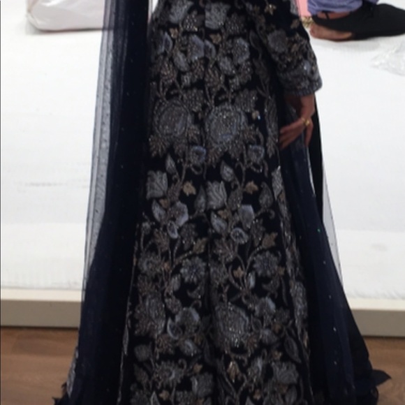 Heavy embroidered gown. Navy blue. Brand new. - Picture 14 of 14